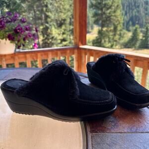 Thom McAn Black Suede Mules Womens SZ 7 Lace up Fur Trim Slip- On Comfort Shoes